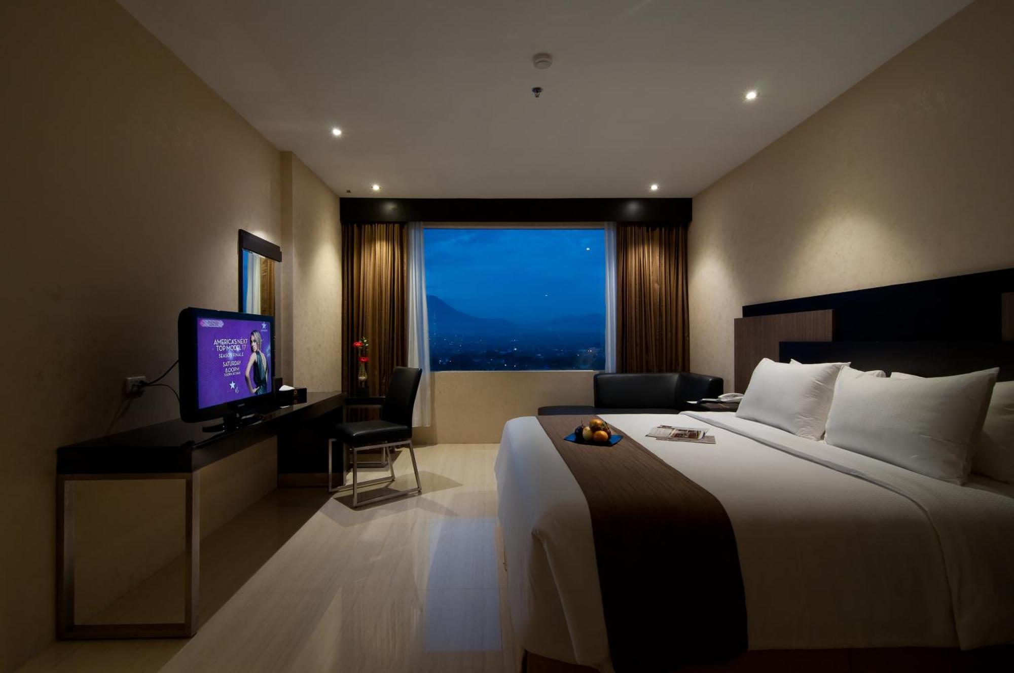 Aria Gajayana Hotel Malang Ngoại thất bức ảnh