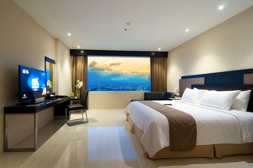 Aria Gajayana Hotel Malang Ngoại thất bức ảnh